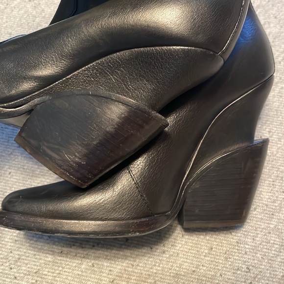 Theyskens theory black leather boots - Picture 7 of 7